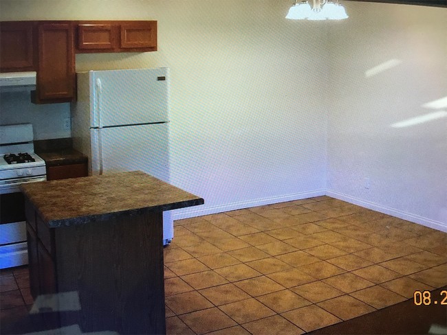 Building Photo - 1546 Spring Bay Rd