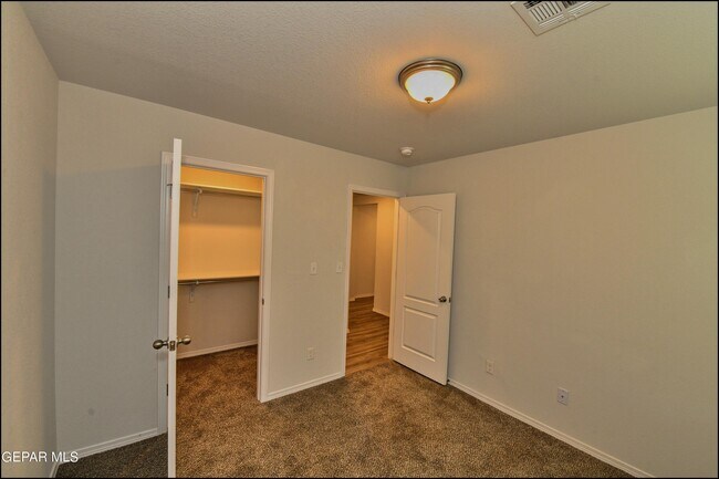 Building Photo - 952 Orangetip Dr