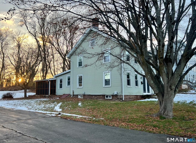 Building Photo - 77 Freestone Ave