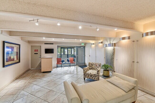 Building Photo - $2,240.95 - 2 Bed, 2 Bath Condo in Denver with Central AC!