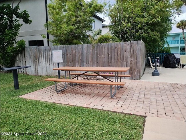 Building Photo - 311 Taylor Ave