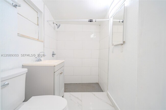 Building Photo - 27 SW 55th Ave