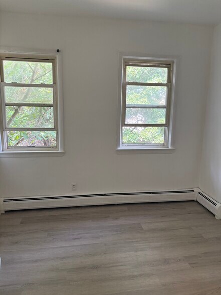 Bedroom 2 - 13 Seidler St