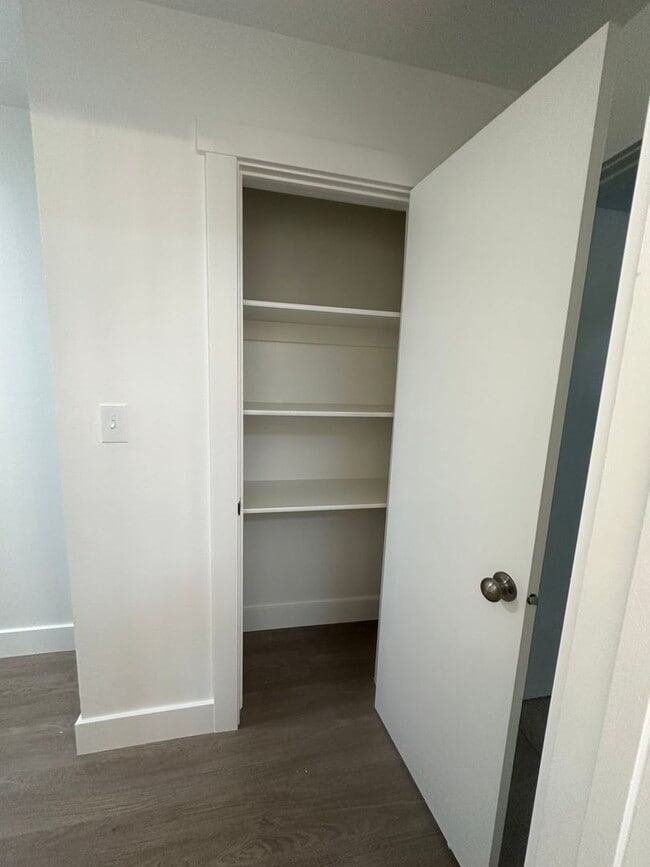 Building Photo - 1076 Virginia Cir