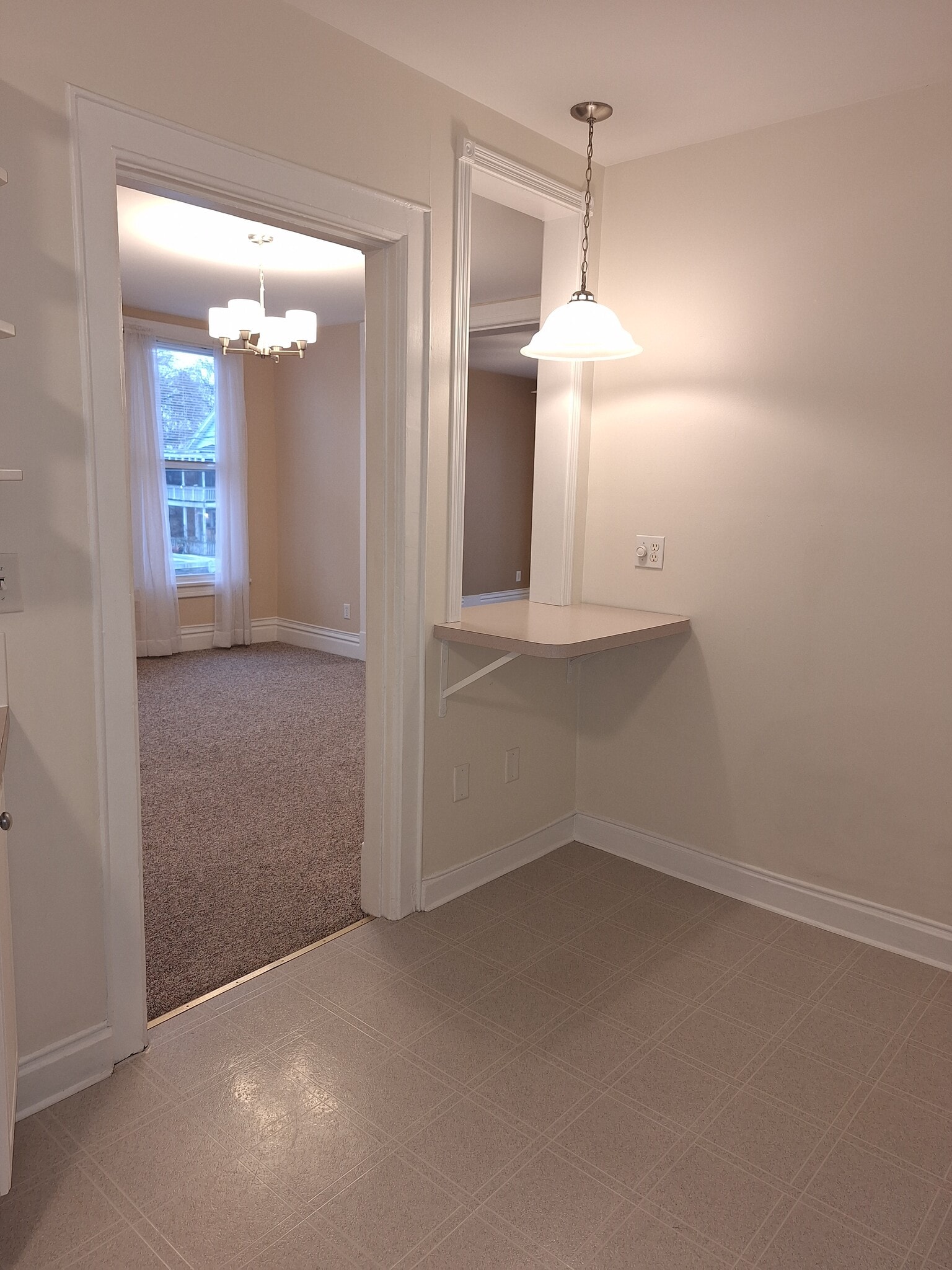 Entry to Kit from DngRm - 121 Ontario St