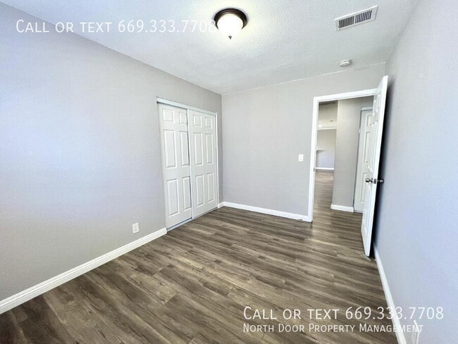 Building Photo - 3197 Bourgeois Way