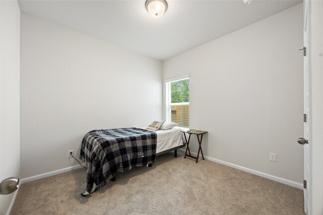 Building Photo - 10216 Badger Run Ln