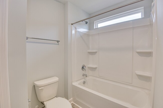 Building Photo - 926 Holbrook Dr