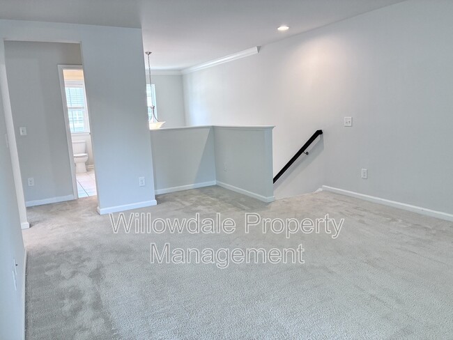 Building Photo - 1112 Lakebrink Dr