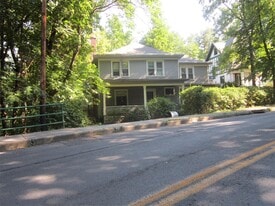 Building Photo - 130 University Ave