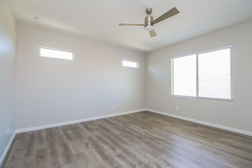 Building Photo - 2357 S Lorena