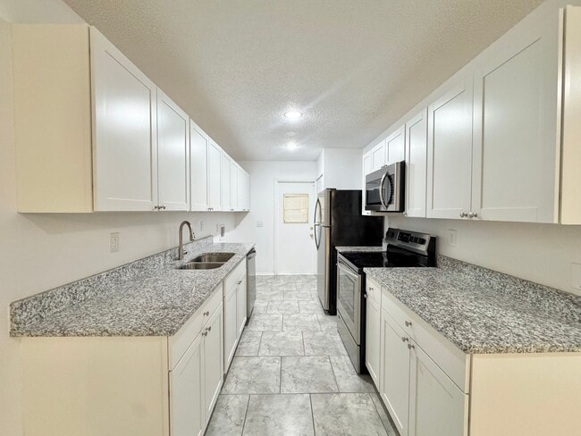 Building Photo - Winter Ridge