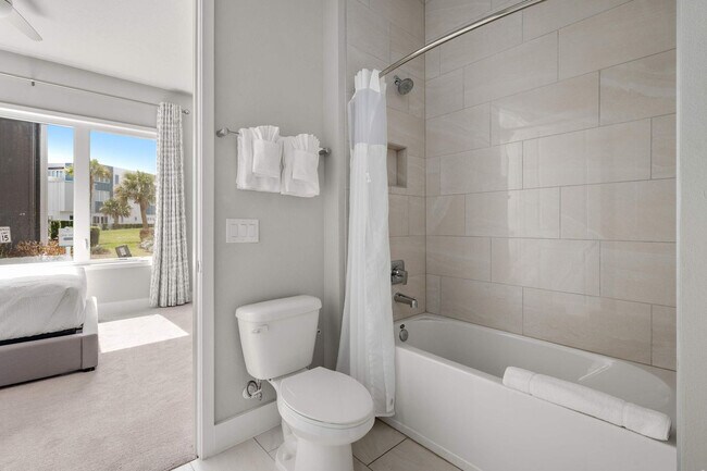 Building Photo - 7740 Sandy Ridge Dr