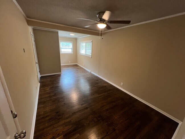 Building Photo - 2121 W Wedington Dr