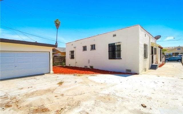 Backyard - 921 W 83rd St