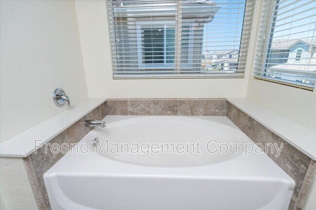 Building Photo - 3740 Highpark Way