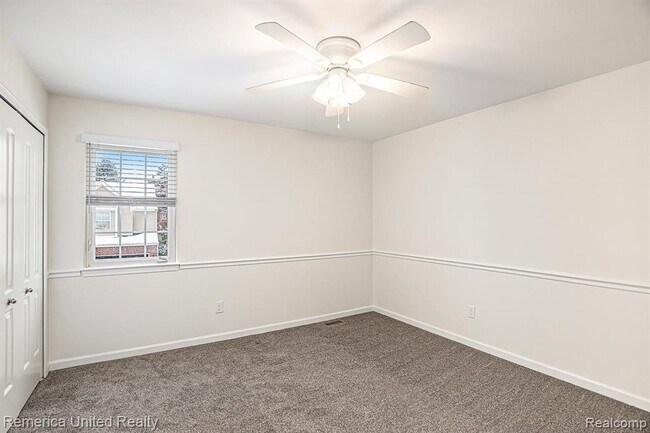 Building Photo - 59696 Twin Pines Dr