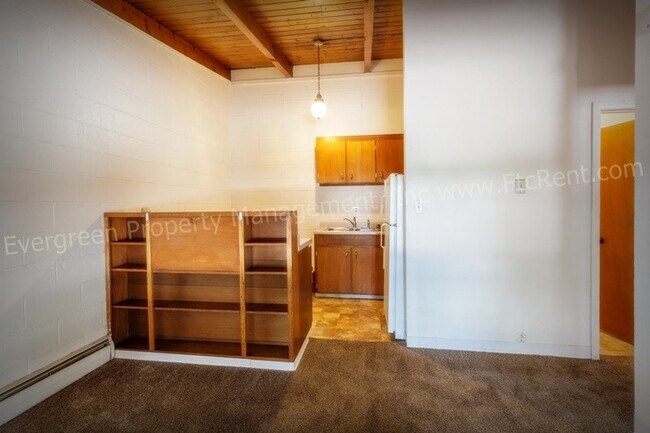 Building Photo - 701 Parker St