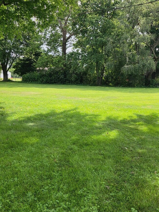 Building Photo - Charming, extremely clean 2 BR house in Shirley
