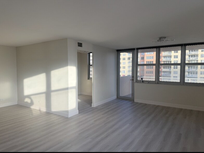 Building Photo - 250 174th St