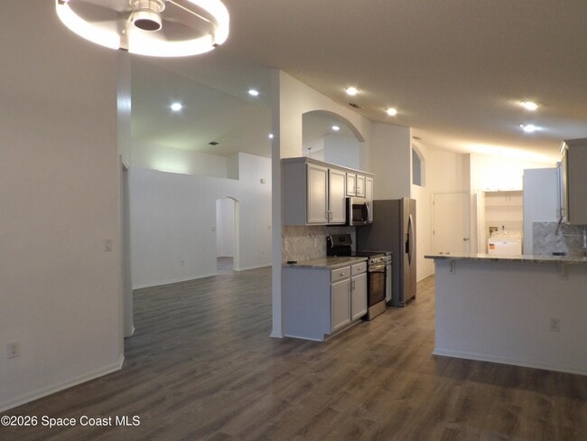 Building Photo - 3685 Kestrel Ct