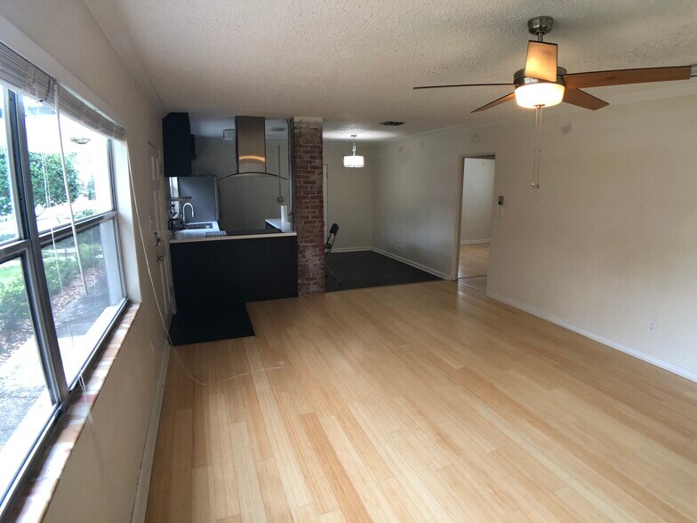 Living area, kitchen beyond - 606 Harwood Street