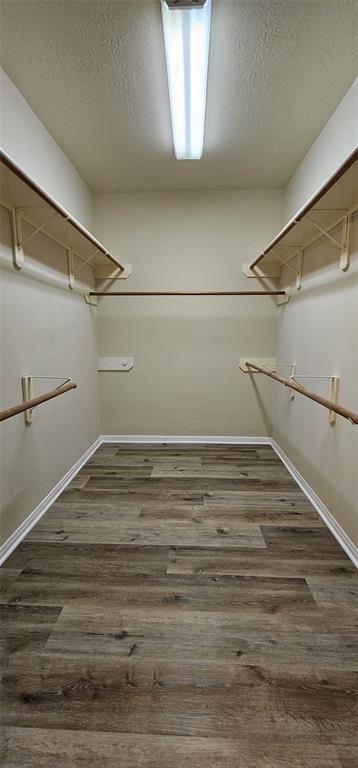 Building Photo - 18411 Autumn Park Dr