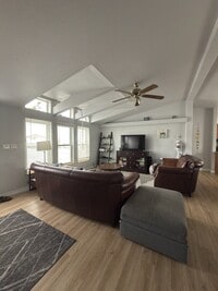 Building Photo - 9812 W Cherokee Dr