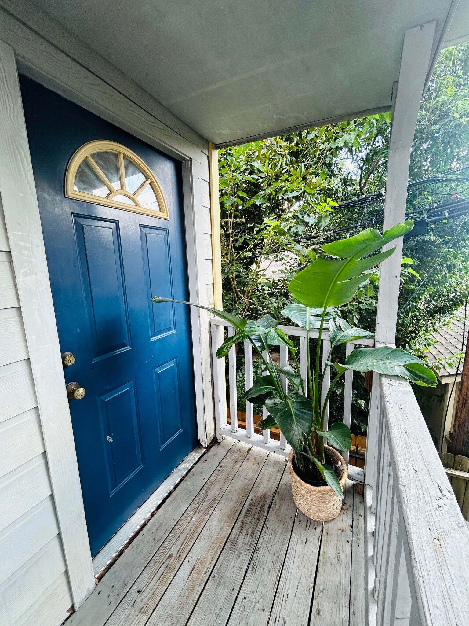 Second floor apartment - 2522 Wordsworth St