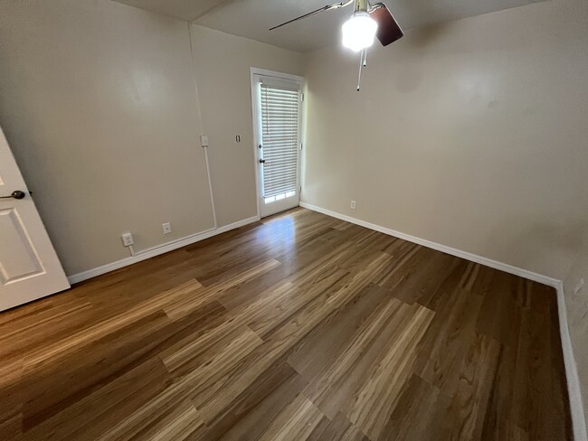Building Photo - 7310 Sunshine Skyway Ln S