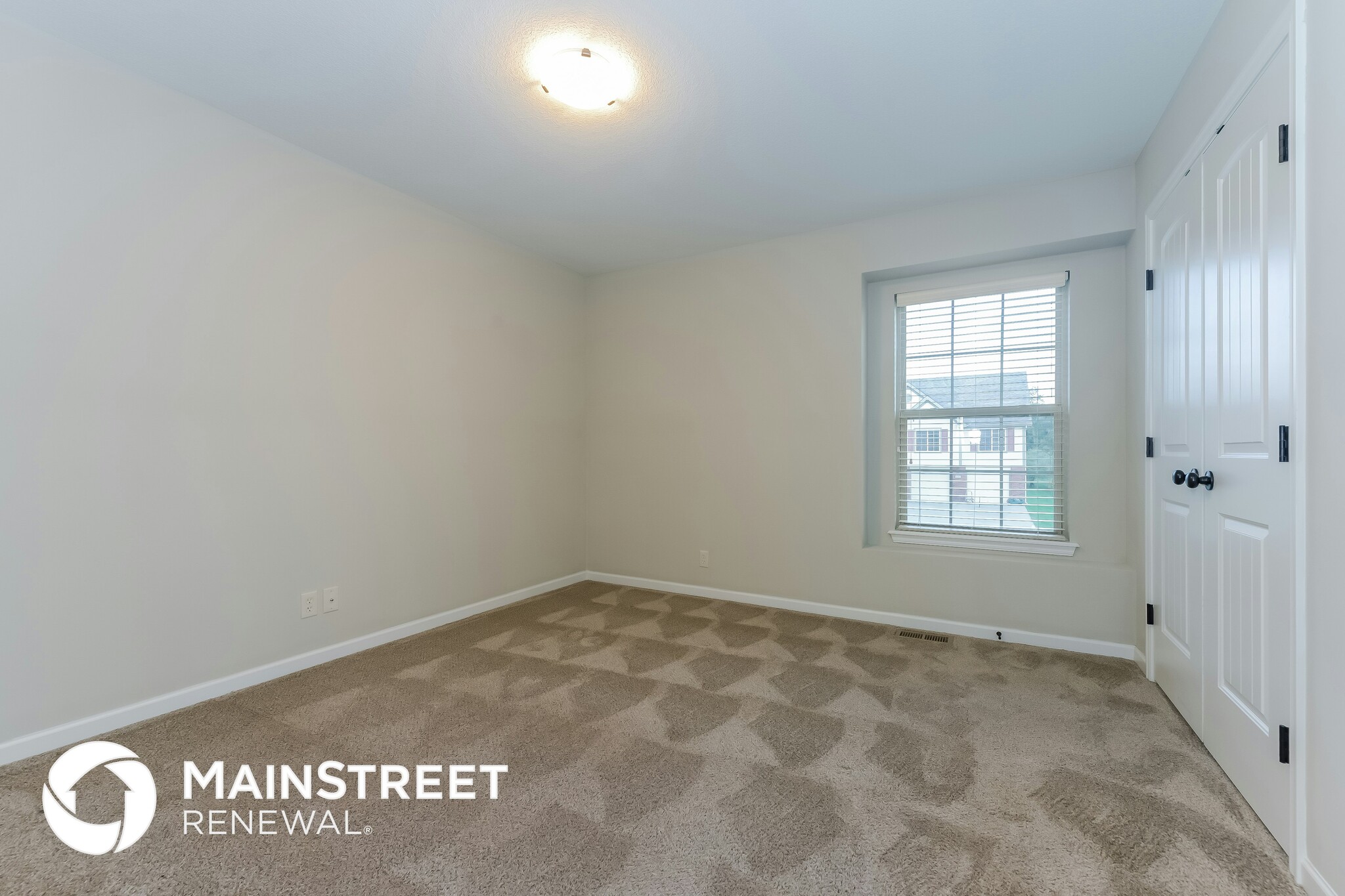 Building Photo - 400 Golfview Dr