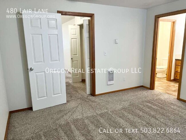 Building Photo - 480 Lair Ln