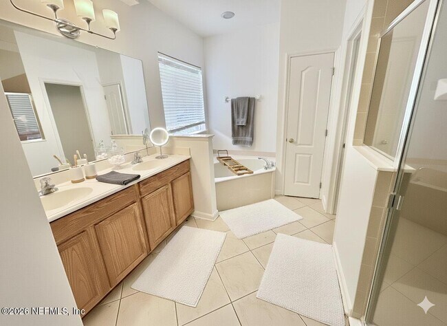 Building Photo - 614 Loire Ct