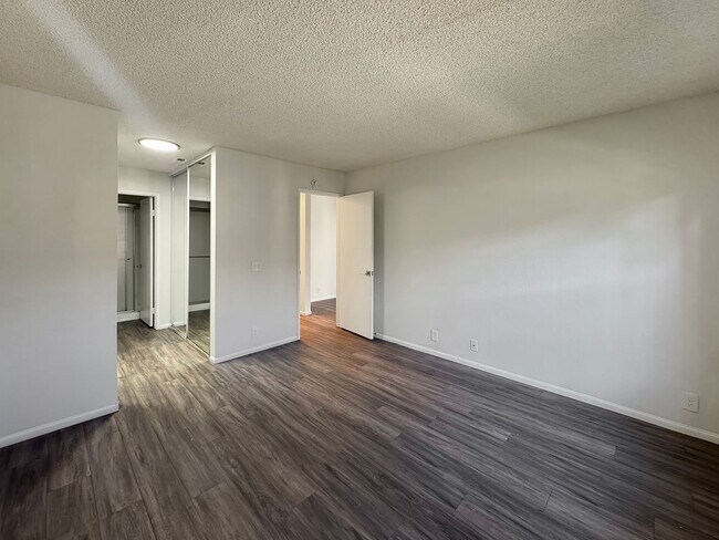 Building Photo - Stylish 2BD/2BA Condo in Mira Mesa's Summit Ridge Community with Private Patio & Pool Access