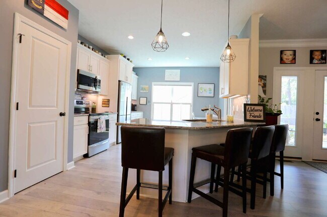 Building Photo - “Stunning 4-Bedroom Retreat with Granite Elegance at 2 River Drive, Pinehurst"