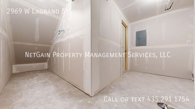 Building Photo - 2969 W LaGrand St