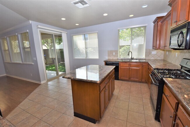 Building Photo - 3303 Southerland Rd