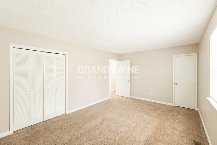 Building Photo - 2037 Mallard Way