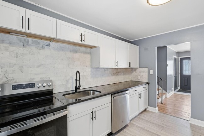 Building Photo - 3042 Rightmire Blvd