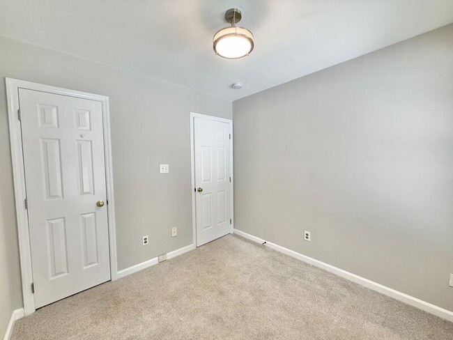 Building Photo - 119 Percheron Dr