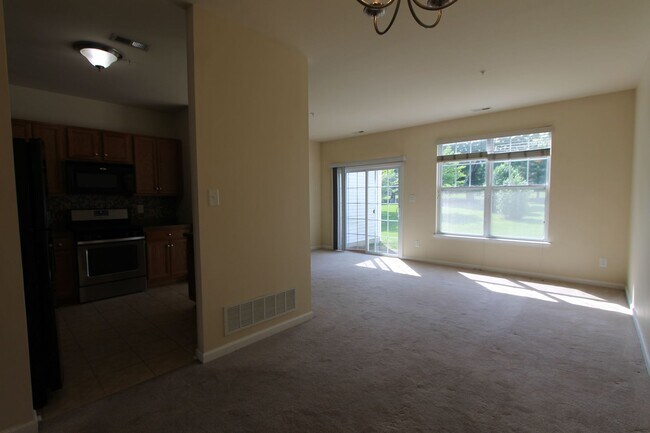 Building Photo - 316 Ross Ct