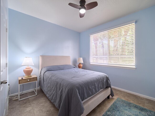 Building Photo - 1108 Myrtlewood Cir E