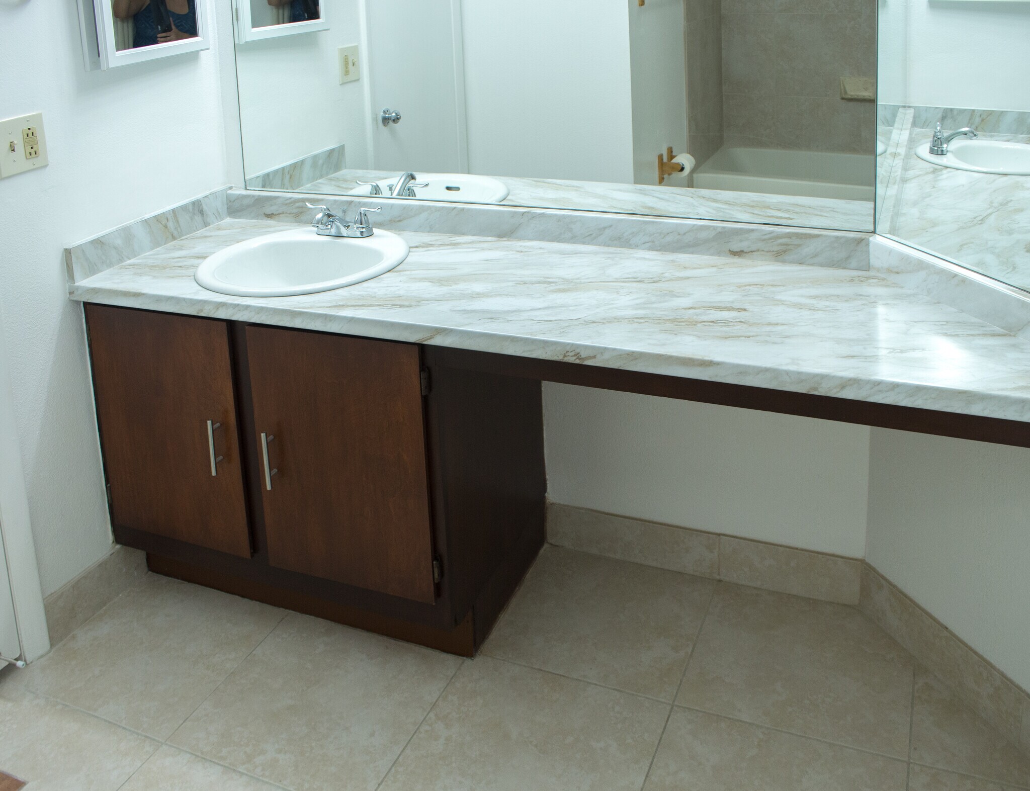 Building Photo - 2861 N Oakland Forest Dr