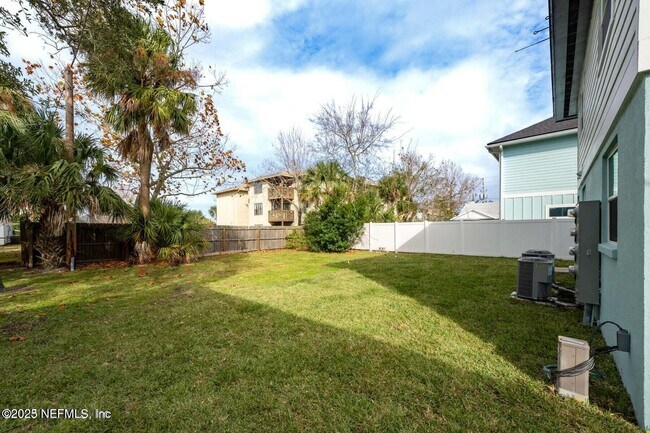 Building Photo - 423 N 9th St