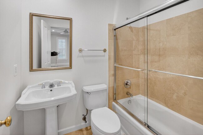 Building Photo - 1520 O St NW