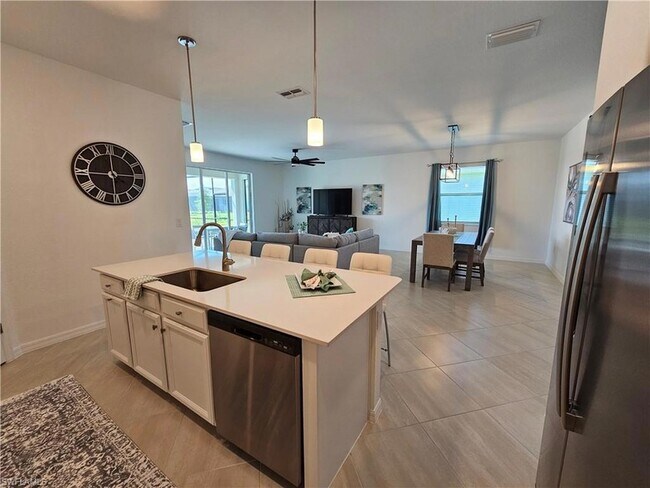 Building Photo - 2437 Orchard St