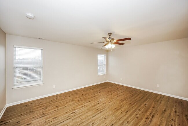 Building Photo - 255 Flanders Dr