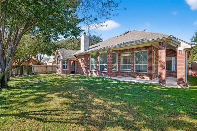 Building Photo - 16431 Red Crest Dr