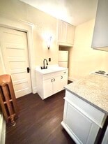 Building Photo - 220 Stevenson St