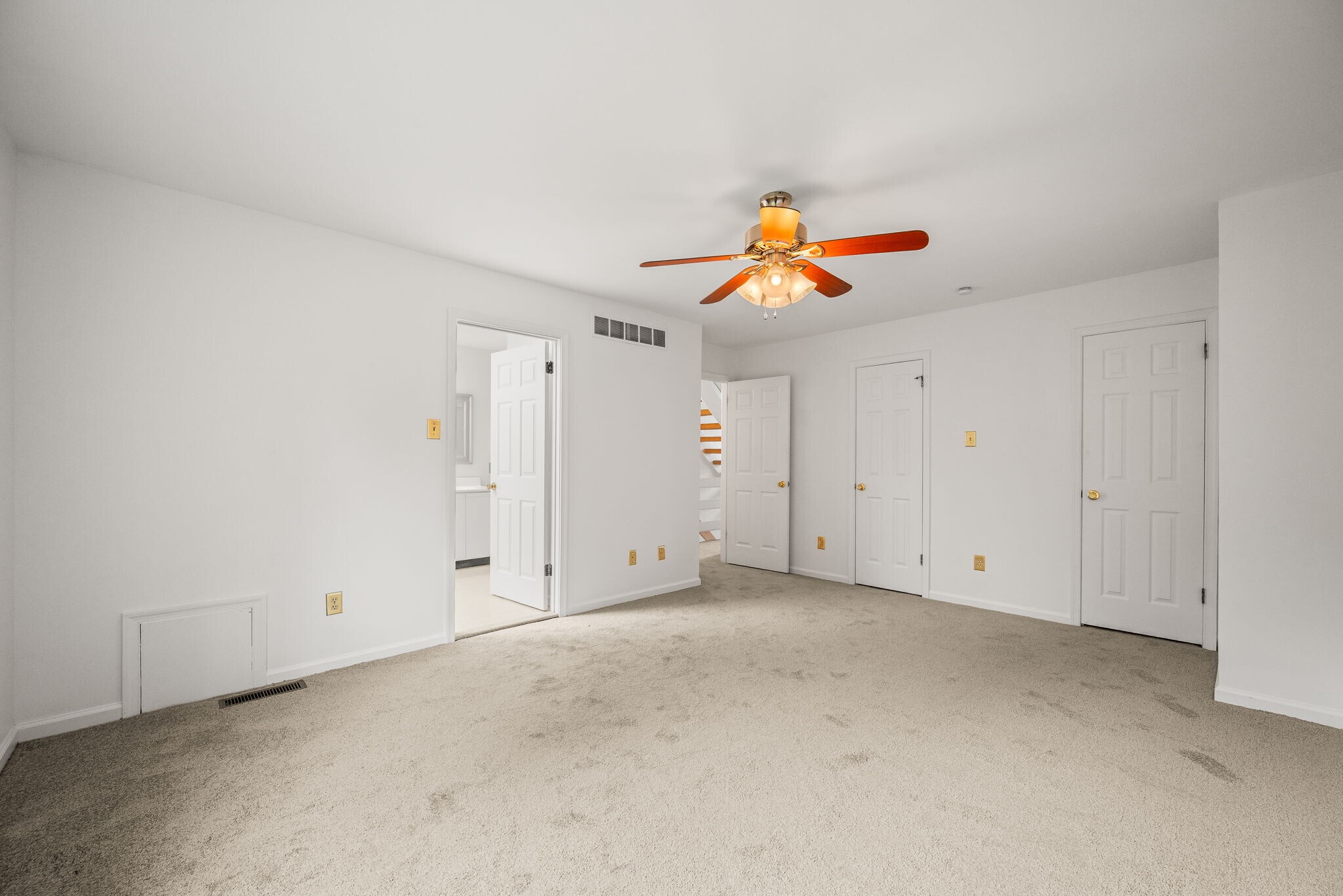 Building Photo - 267 Fox Run